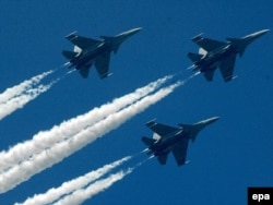 Российские истребители Су-30 в небе