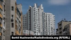 Житловий комплекс на вулиці Срібнокільська