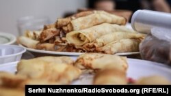 Серед страв – млинці з різними начинками