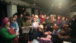 Жители Грозного в бомбоубежище. 23 декабря 1994. Фото: ТАСС