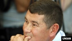 Народний депутат Олександр Онищенко під час засідання регламентного комітету Верховної Ради України, який розглядав подання Генпрокуратури про надання згоди на його притягнення до кримінальної відповідальності, затримання та арешт, Київ, 29 червня 2016 року