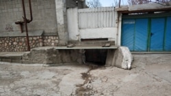 Ливневая канализация проходит прямо через дворы