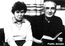 Святослав і Ніна Караванські (Ніна Строката), 1980 рік