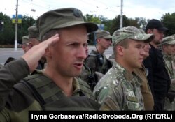 Построение и инструктаж перед несением службы: военнослужащие НГУ готовы приступить к патрулированию Мариуполя