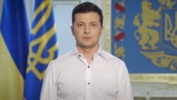 Президент України Володимир Зеленський: «Держава працює і разом з банківською сферою та будівельними компаніями будує кілометри доріг та «зшиває» нашу країну!»