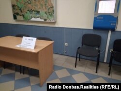 Тем, кто приходит искать работу, предлагают вступить в вооруженное формирование. Донецкий центр занятости, февраль 2018 года