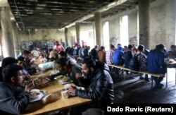 Sa nekim migrantima postoje problemi, kaže ministar Mektić (Foto: Migranti u Bihaću)