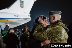 Зустріч звільнених у Борисполі