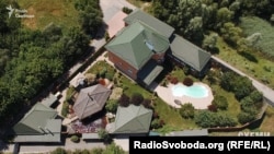 Маєток у селі Забір’я під Києвом, який ексгенпрокурор Віктор Шокін подарував своїй малолітній доньці Вероніці-Анастасії Гриневич