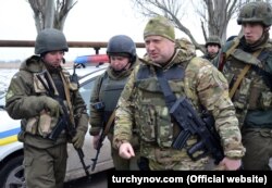 Секретар РНБО Олександр Турчинов у вівторок перебував у зоні АТО для координації наступом Національної гвардії під Маріуполем. 10 лютого 2015 року