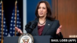 Згідно з опитуванням, Гарріс випередила Трампа в Аризоні, Мічигані, Північній Кароліні, Пенсильванії та Вісконсині