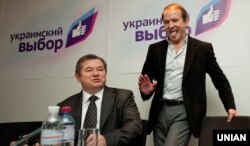 Голова проросійської організації «Український вибір» Віктор Медведчук (праворуч) та радник президента Росії Сергій Глазьєв, якого Генпрокуратура України звинувачує у воєнних злочинах і причетності до так званої «русской весни» (архівне фото)
