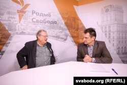 Адам Міхнік і Віталій Циганков (праворуч)