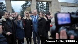 Sergej Lavrov u Beogradu sa jednim od članova Zavetnika