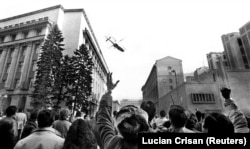 Чаушеску тікає на гелікоптері. 22 грудня 1989 року. Бухарест, Румунія