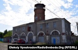 Каланча, де проводяться служби ПЦУ у Старобільську