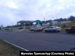 Черга з автомобілів на заправку державного підприємства «Республіканська паливна компанія»