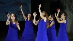 Жіночі костюми готові