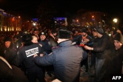 Один з нападів проросійських груп на активістів Євромайдану в Донецьку, 24 січня 2014 року