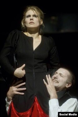 Євгенія Гладій у виставі «Євген Онегін» режисера Йонаса Вайткуса . Фото Дмитра Матвеєва