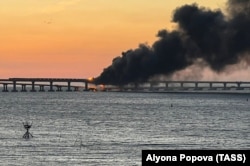 Пожежа на Керченському мосту після вибуху, 8 жовтня 2022 року