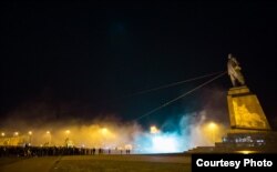 Демонтаж пам'яника Леніну у Харкові. 28 вересня 2014 року