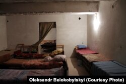 В бомбоубежище церкви «Эммануил» в Луганске, 2014 год