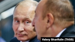 Президент РФ Владимир Путин и президент Азербайджана Ильхам Алиев. Архивное фото