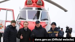 Україна отримала гелікоптер у рамках створення системи авіаційної безпеки МВС