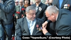 Володимир Лебедєв (зліва)