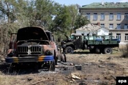 Зруйнована військова техніка поблизу Іловайська. 3 вересня 2014 року