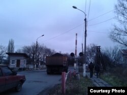 Ваговоз із вугіллям з нелегальної копальні