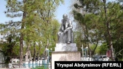 Spomenik Lenjinu u gradu Džalala-Abad takođe je letos uklonjen.