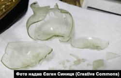 Одна зі знахідок археологів під час розкопок на околиці села Комарова (Комарів), на поселенні Бузовиця. Чернівецька область