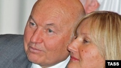 Former Moscow Mayor Yury Luzhkov (left) with his wife Yelena Baturina (file photo)