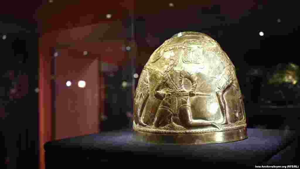 В Киеве показали часть экспонатов выставки «Крым: золото и тайны Черного моря», 15 декабря Завершилось двухгодичное рассмотрение дела о т.н. «скифском золоте» в Амстердаме, и суд принял решение в пользу Украины. 