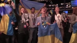 Журналісти разом із Джамалою співали кримськотатарський приспів із «1944» (відео) Журналісти разом із Джамалою співали кримськотатарський приспів із «1944» (відео)