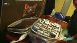 Встановлено власника 389 кілограмів героїну, знайденого в посольстві Росії в Аргентині (відео) Встановлено власника 389 кілограмів героїну, знайденого в посольстві Росії в Аргентині (відео)