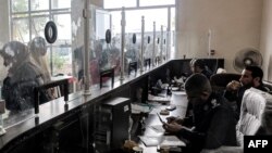 Pasoška kontrola na palestinskoj strani graničnog prelaza Rafah, 12. novembar 2023.