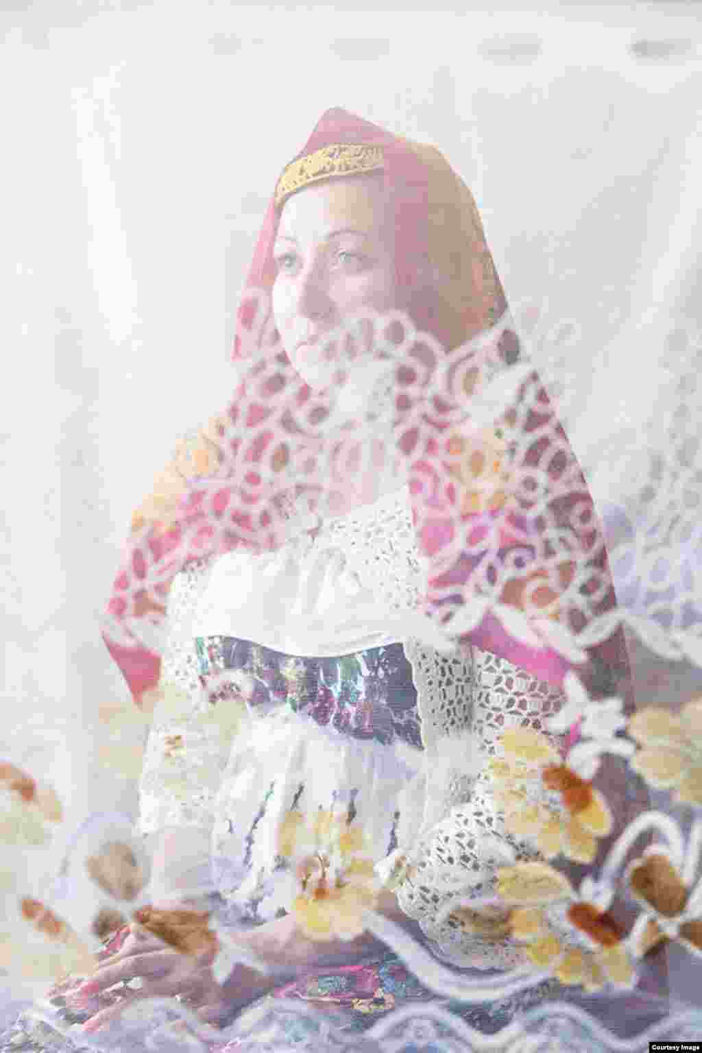 Динара, 28 лет:  "Хотя я на сто процентов татарка, но почти не разговариваю на родном языке" 