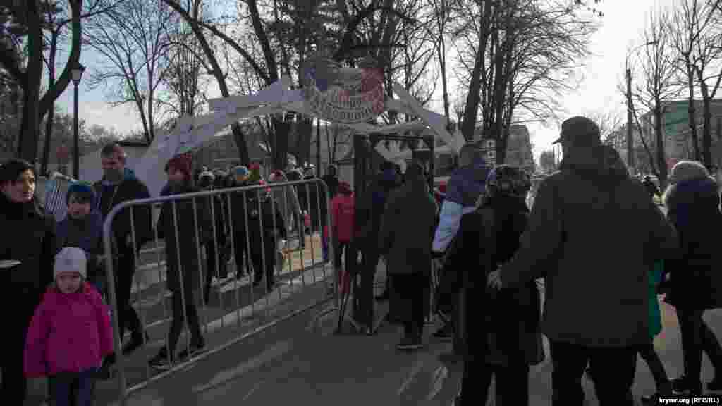 Металлоискатели на входе 