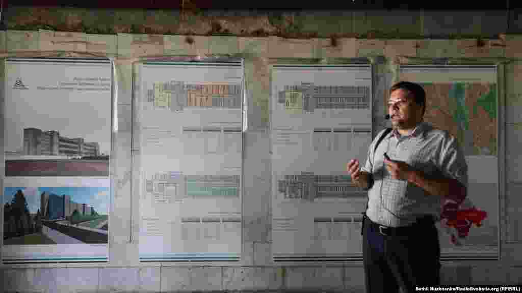 Команда архіву взялася переплановувати приміщення саме під архів – із мобільними стелажами в архівосховищах, відповідними системами клімат-контролю, пожежного захисту, open space для відвідувачів тощо. Спільно з архітекторами за пів року зробили всю підготовчу роботу: переоформили будівлю на архів, зібрали всі вихідні дані для подальшої реконструкції, розробили проєктну документацію та отримали позитивний експертний висновок  