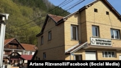 Ndërtesa e Ndërmarrjes Publike Komunale në Shtërpcë. Fotografi nga arkivi.