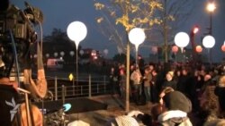 Светящийся призрак Берлинской стены Светящийся призрак Берлинской стены