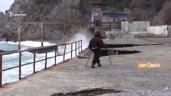 Море забирає пляжі, а чиновники – гроші (відео)