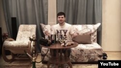 Кадр из видео; предположительно, на нем запечатлен Зелимхан Бакаев