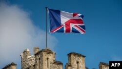 На честь 120-річчя франко-британського союзу пройшли незвичайні церемонії – французькі військові взяли участь у зміні варти у Букінгемського палацу в Лондоні, а британські – біля Єлисейського палацу в Парижі (фото ілюстраційне)