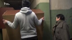 Жен военных выгоняют на улицу Жен военных выгоняют на улицу