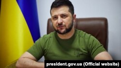 Президент України Володимир Зеленський під час інтервʼю російським журналістам