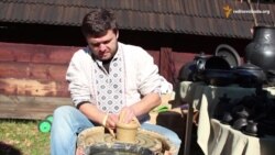 На фестивалі «Країна мрій» у Львові родина Івашків представила керамічні вироби На фестивалі «Країна мрій» у Львові родина Івашків представила керамічні вироби